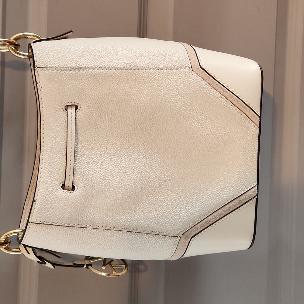 Micheal Kors Bucket Purse - Picture 2 of 7